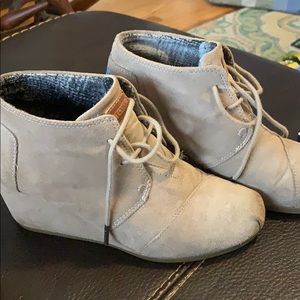 Toms wedge booties